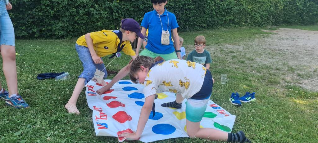 Spielen und Eisessen in der Heimstunder der Salzburger Pfadfinder